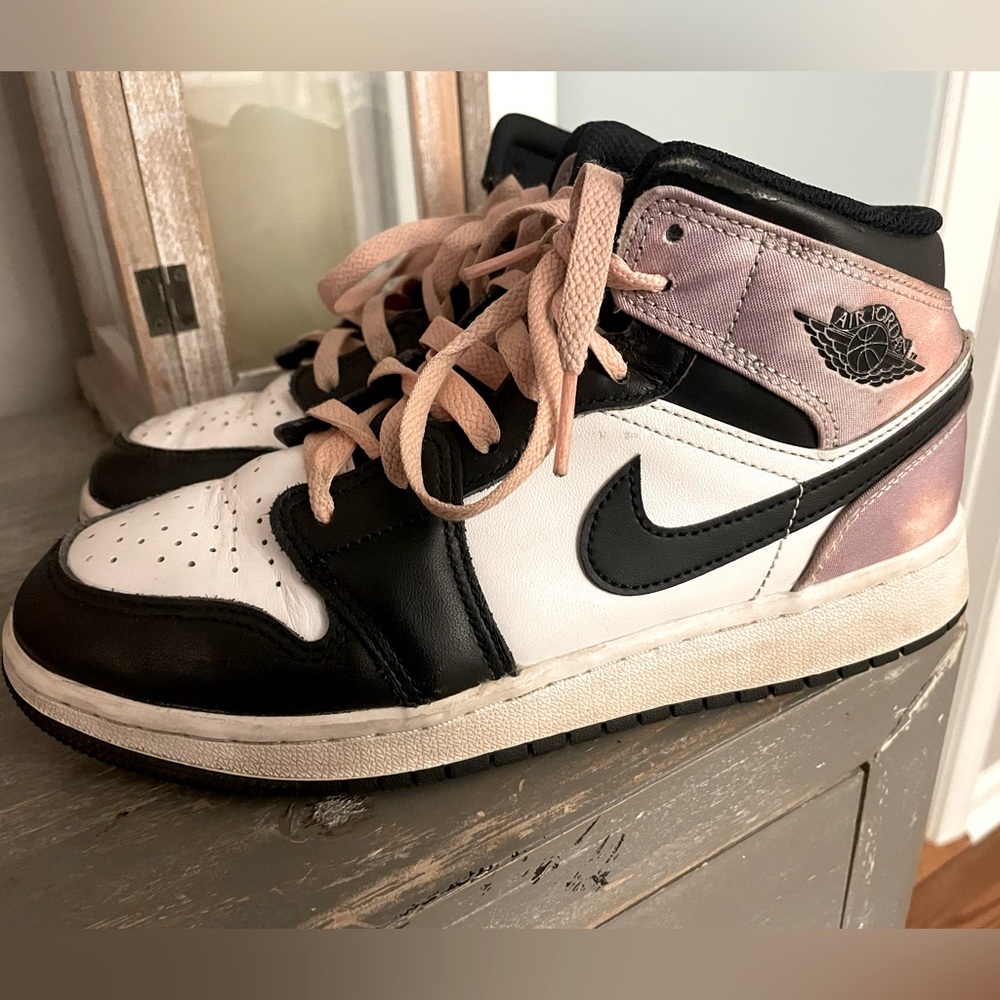 Nike Air Jordan pink girls size 4.5